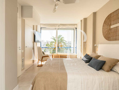 Ático en venta en Marbella House con vista al mar