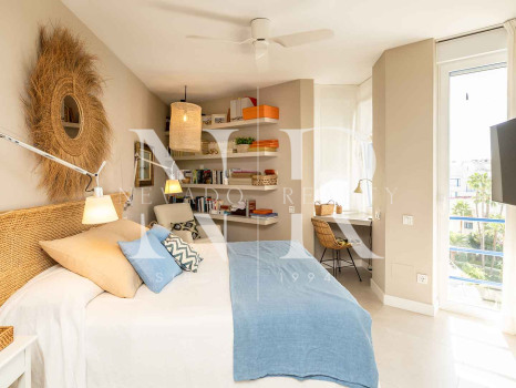 Ático en venta en Marbella House con vista al mar