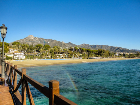 Ático en venta en Marbella House con vista al mar