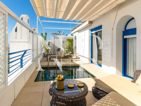 Ático en venta en Marbella House con vista al mar
