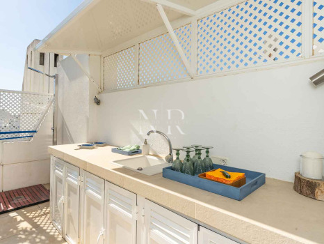Ático en venta en Marbella House con vista al mar