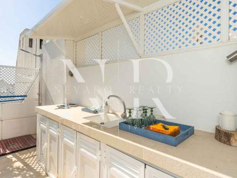 Ático en venta en Marbella House con vista al mar