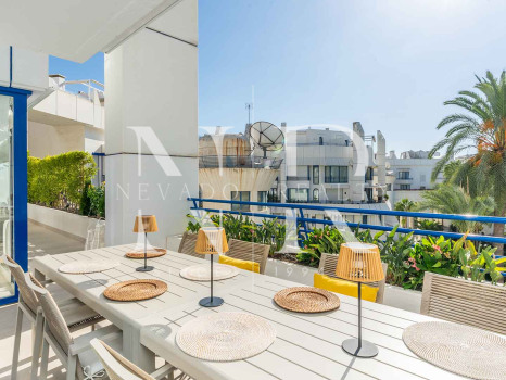 Ático en venta en Marbella House con vista al mar