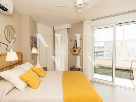 Ático en venta en Marbella House con vista al mar