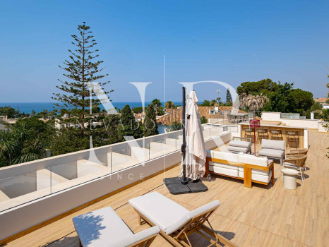 Villa à vendre à Los Monteros Playa, Marbella avec vue sur la mer