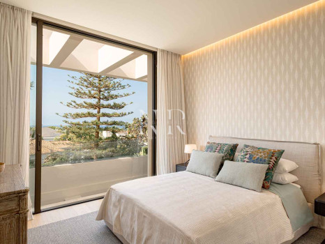Villa en venta en Los Monteros playa, Marbella con vistas al mar