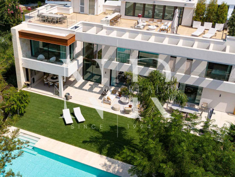 Villa con vistas al mar en Los Monteros, Marbella, en venta
