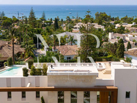 Villa à vendre à Los Monteros Playa, Marbella avec vue sur la mer