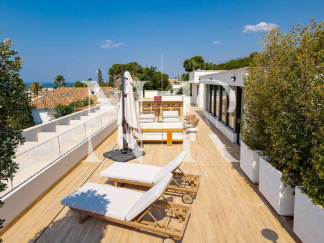 Villa à vendre à Los Monteros Playa, Marbella avec vue sur la mer