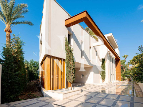 Villa à vendre à Los Monteros Playa, Marbella avec vue sur la mer