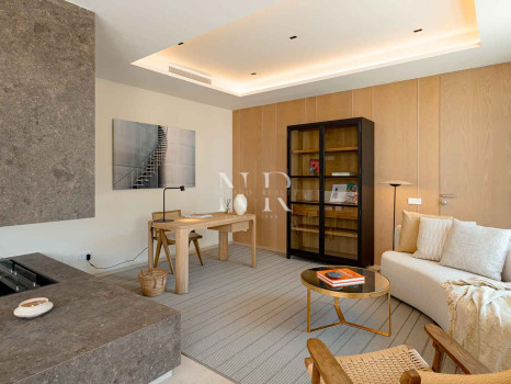 Villa en venta en Los Monteros playa, Marbella con vistas al mar