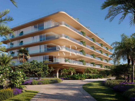 Ático en primera linea de playa en Estepona en venta