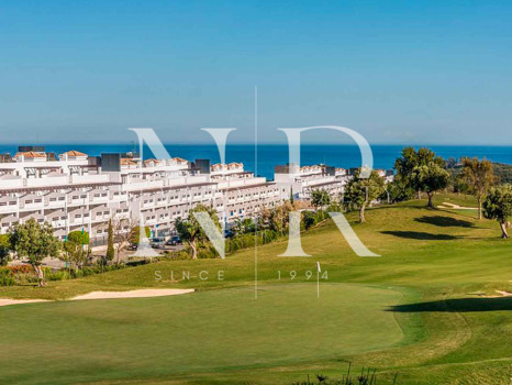 Ático en primera linea de playa en Estepona en venta