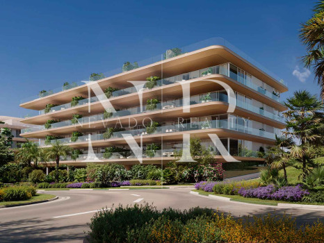 Ático en primera linea de playa en Estepona en venta