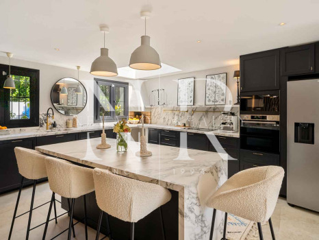 Townhouse with sea views in Marbella Hill Club, Marbella, for sale