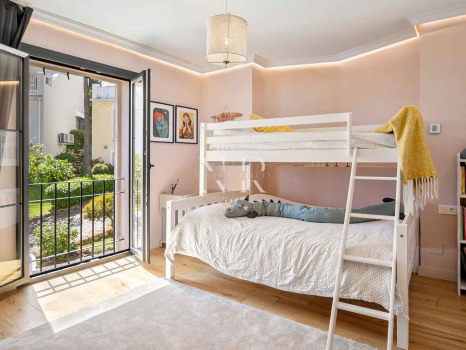 Maison de ville avec vue sur la mer à Marbella Hill Club, Marbella, à vendre