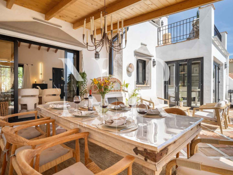 Townhouse with sea views in Marbella Hill Club, Marbella, for sale