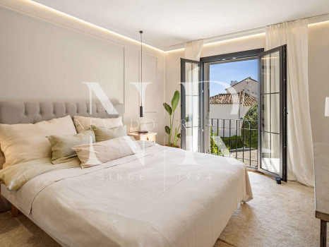 Townhouse with sea views in Marbella Hill Club, Marbella, for sale