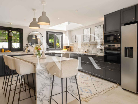 Townhouse with sea views in Marbella Hill Club, Marbella, for sale