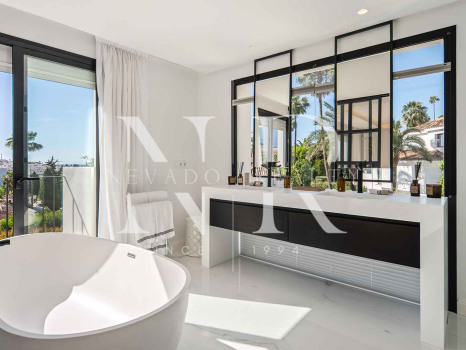 Villa en Los Naranjos Hill Club, Marbella, en venta