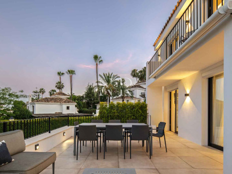Villa en Los Naranjos Hill Club, Marbella, en venta