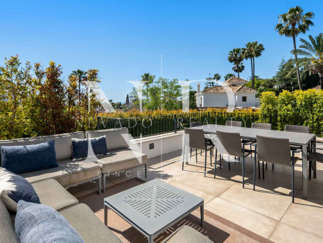 Villa en Los Naranjos Hill Club, Marbella, en venta