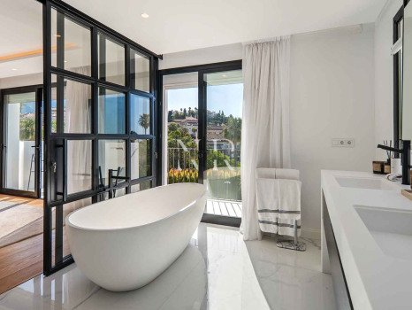 Villa en Los Naranjos Hill Club, Marbella, en venta