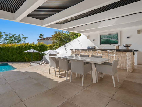 Villa en Los Naranjos Hill Club, Marbella, en venta