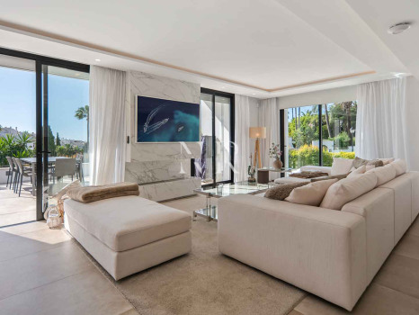 Villa en Los Naranjos Hill Club, Marbella, en venta