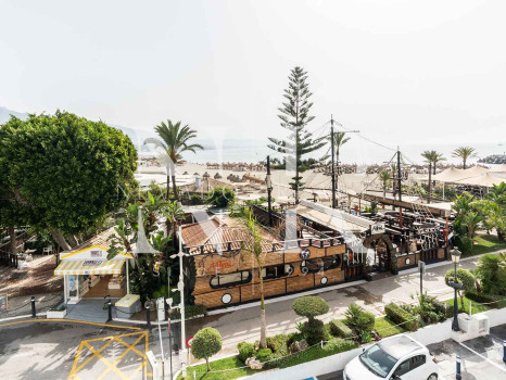 Apartamento con vistas al mar en venta en Puerto Banús
