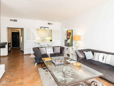 Apartamento con vistas al mar en venta en Puerto Banús