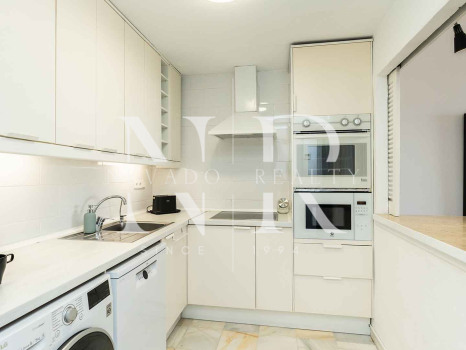 Apartamento con vistas al mar en venta en Puerto Banús