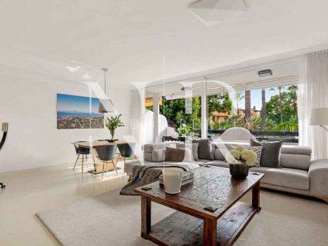 Maison mitoyenne dans la résidence La Meridiana avec vue sur La Concha, Marbella, à vendre