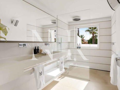 Maison mitoyenne dans la résidence La Meridiana avec vue sur La Concha, Marbella, à vendre