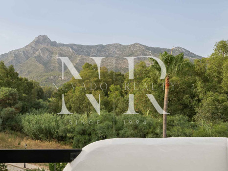 Maison mitoyenne dans la résidence La Meridiana avec vue sur La Concha, Marbella, à vendre
