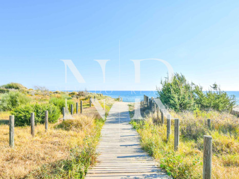 Villa for sale in Los Monteros Playa, Marbella