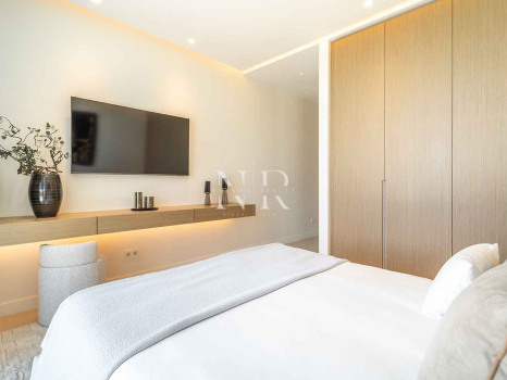Villa for sale in Los Monteros Playa, Marbella
