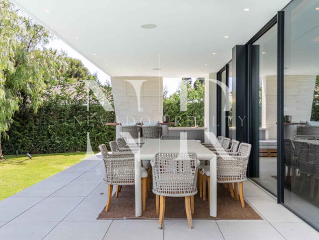 Villa for sale in Los Monteros Playa, Marbella