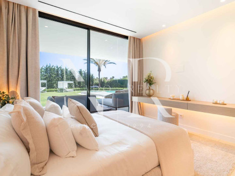 Villa for sale in Los Monteros Playa, Marbella