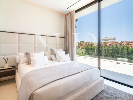 Villa for sale in Los Monteros Playa, Marbella