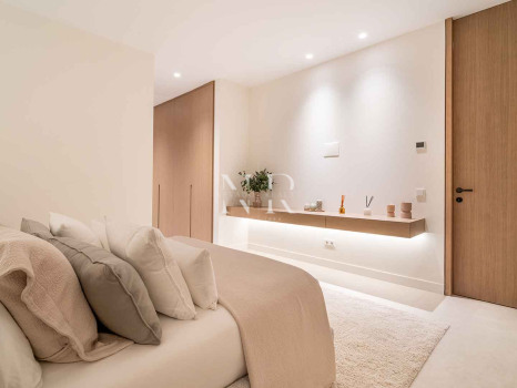 Villa for sale in Los Monteros Playa, Marbella