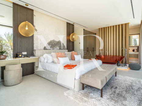 Villa for sale in Los Monteros Playa, Marbella