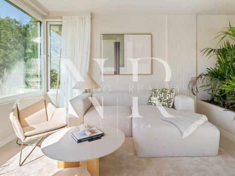 Apartamento con vistas a La Quinta Golf & Country Club, Benahavís, en venta