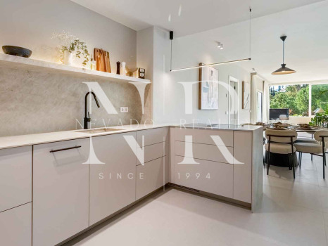 Apartamento con vistas a La Quinta Golf & Country Club, Benahavís, en venta