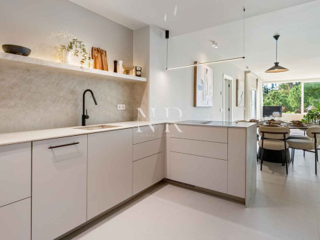 Apartment with views of La Quinta Golf & Country Club, Benahavís, for sale