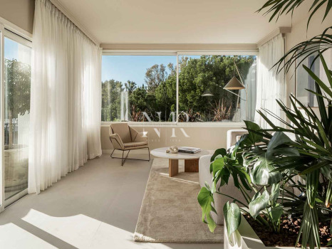 Apartment with views of La Quinta Golf & Country Club, Benahavís, for sale