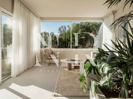 Apartamento con vistas a La Quinta Golf & Country Club, Benahavís, en venta