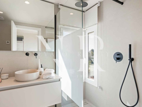 Apartamento con vistas a La Quinta Golf & Country Club, Benahavís, en venta