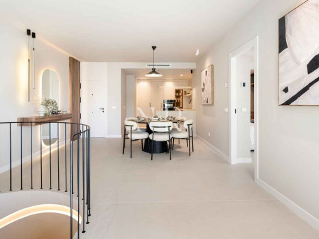 Apartment with views of La Quinta Golf & Country Club, Benahavís, for sale