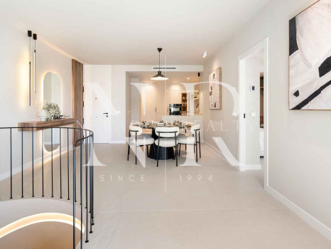 Apartamento con vistas a La Quinta Golf & Country Club, Benahavís, en venta